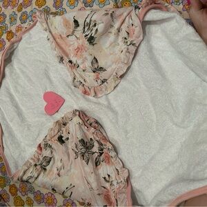 Posh peanut vintage pink rose hooded towel